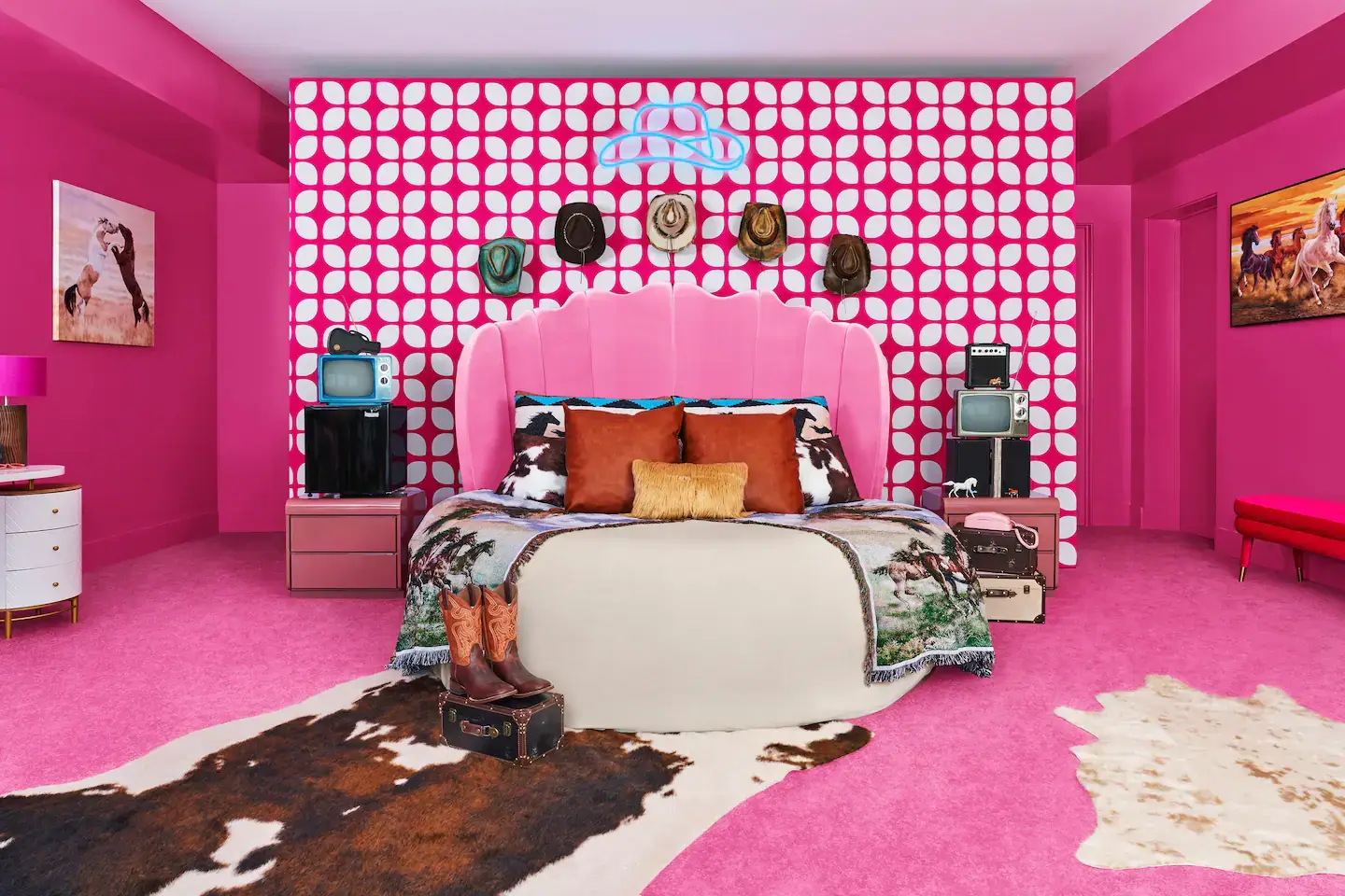 Stay in Barbie's Malibu DreamHouse - Ken's Way! 3 pink-bedroom-cowboy-style-barbiecore-malibu-dreamhouse-nordroom