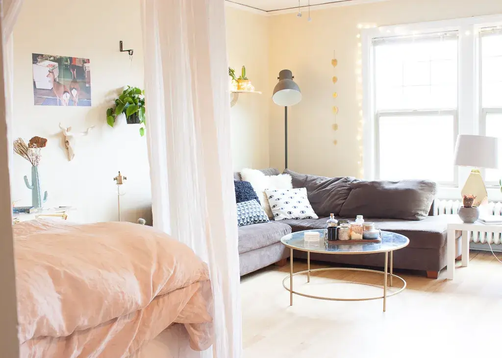 52 Studio Apartments with a Curtain Room Divider 16 studio-apartment-curtain-around-bed-nordroom