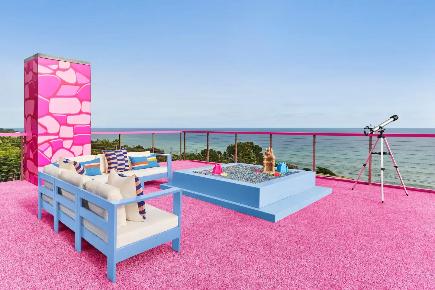 Stay in Barbie's Malibu DreamHouse - Ken's Way! 12 terrace-barbie-house-malibu-airbnb-nordroom